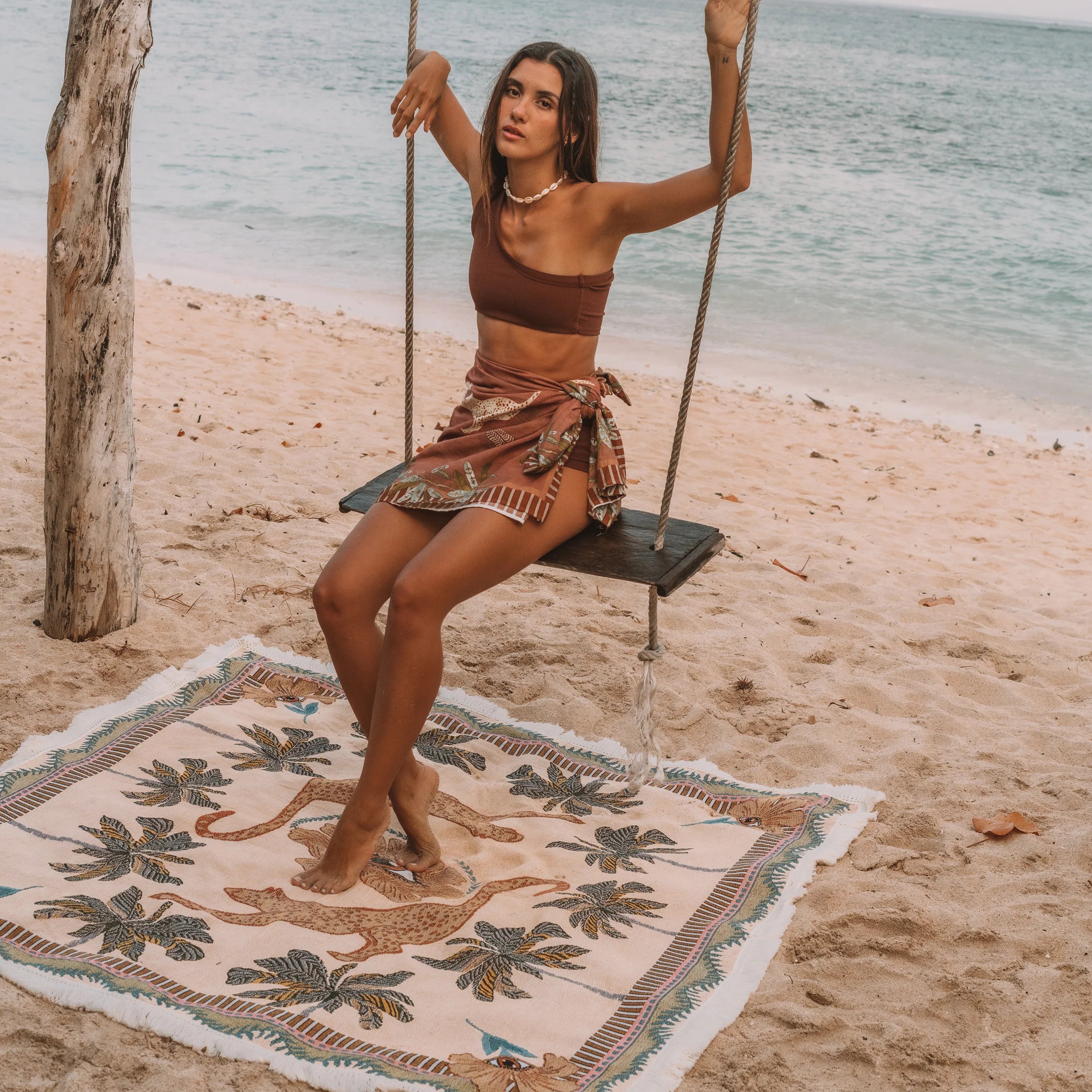 eyeofthejungle-Dune-leopard-cotton-woven-blanket-picnic3.webp